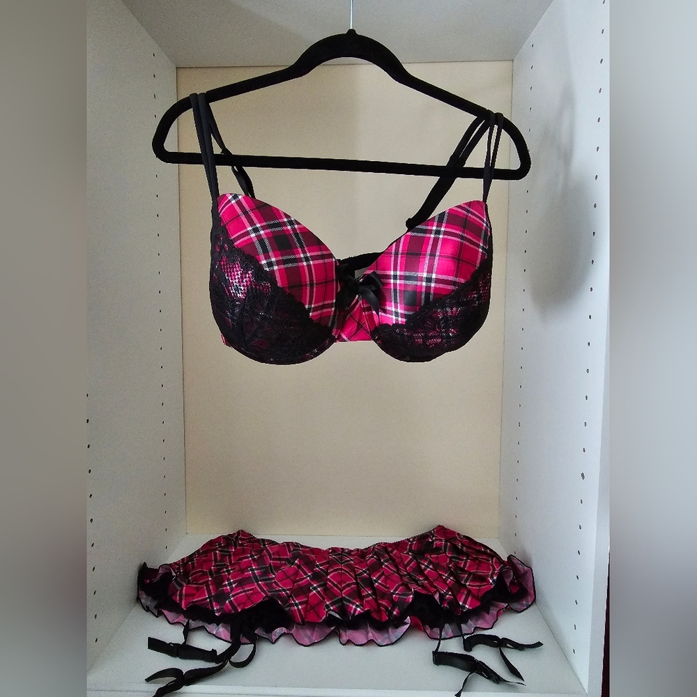 Cacique underwire bra 38F with adjustable garter set size 22-28 brand new